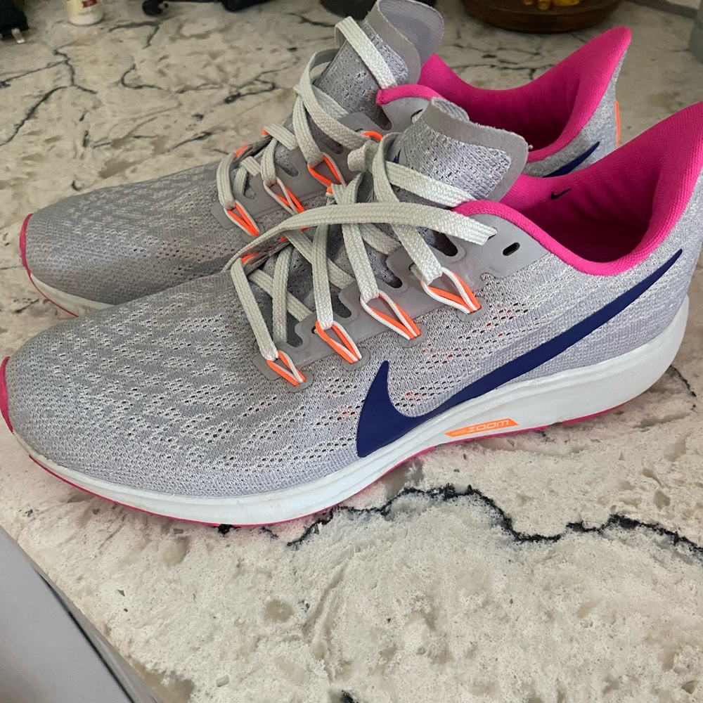 NIKE ZOOM PEGASUS RUNNING SHOES sz10